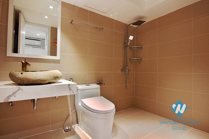 A newly 2 bedroom apartment for rent in Xuan dieu, Tay ho, Ha noi